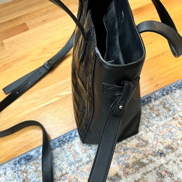 Vince Signature croc embossed Mini Tote EUC - Picture 8 of 8